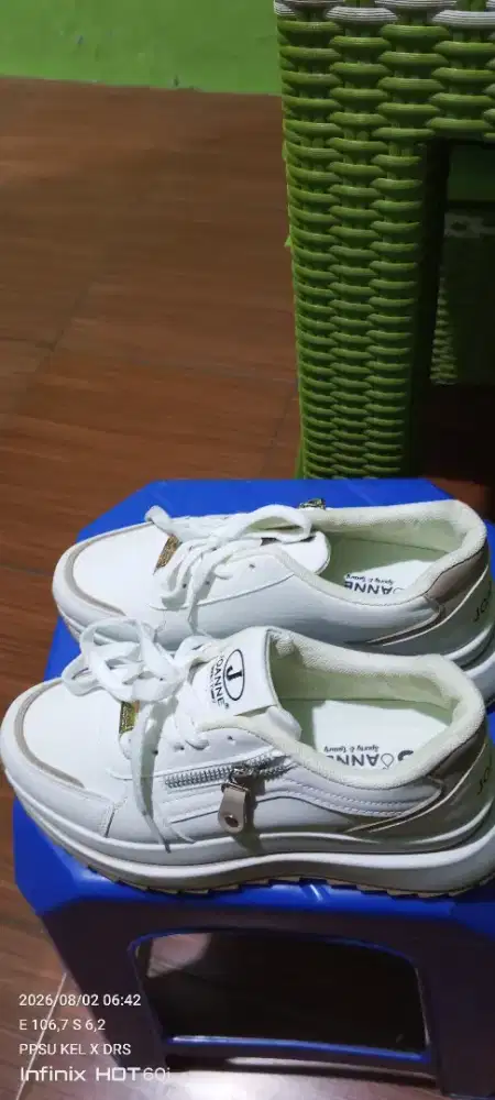 Dijual Cepat MURMER Sepatu Kets Cewek masih Baru blm dipakai