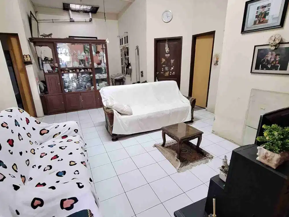DIJUAL RUMAH SUDUT