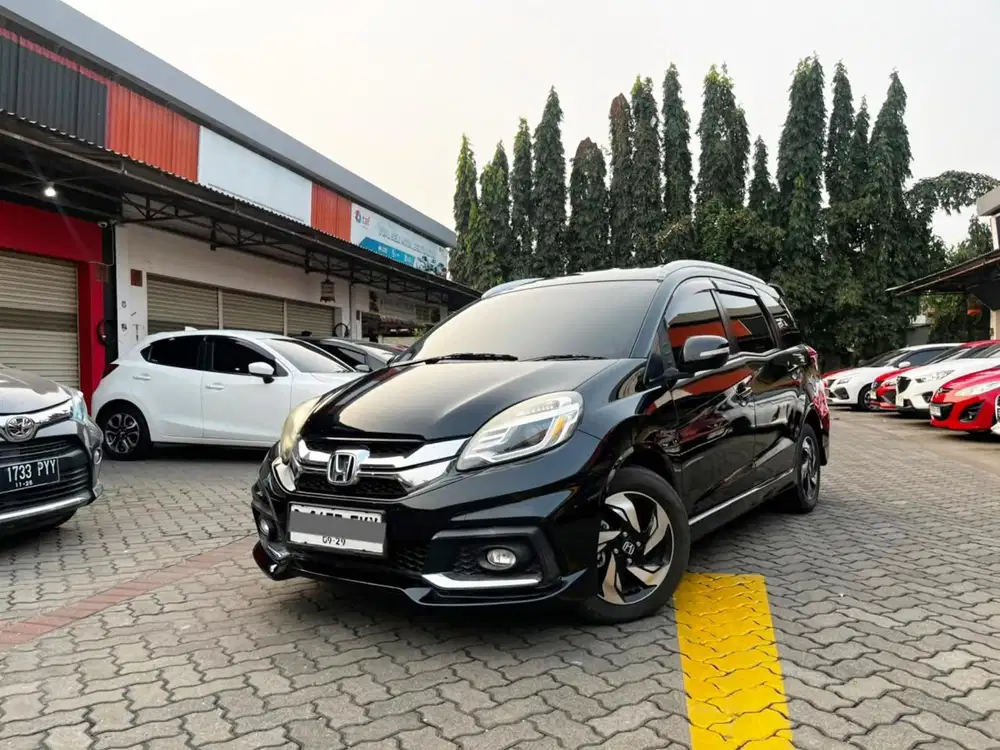 TDP 5 JT HONDA MOBILIO RS CVT 2014 BLACK EDITION !!