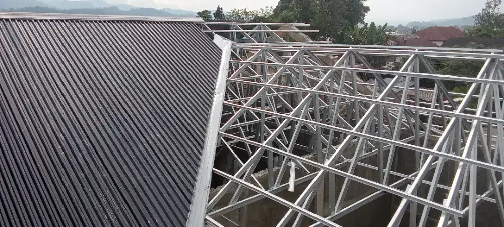 Jasa pemasangan rangka atap bajaringan medan.