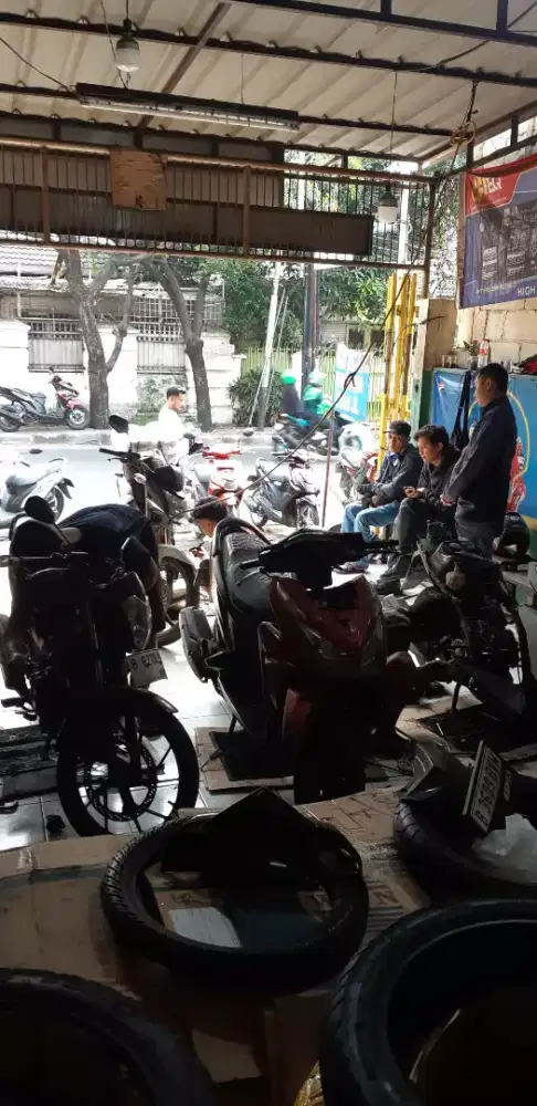 Dicari mekanik sepeda motor yang sudah pengalaman