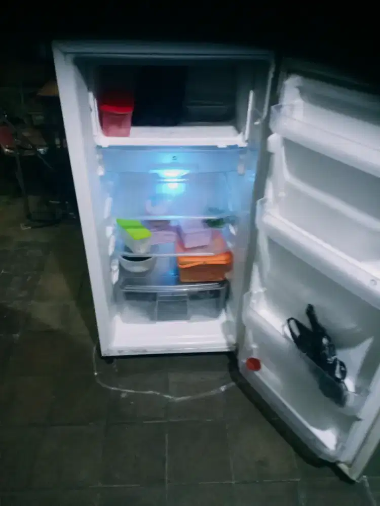 Jual kulkas Sanken 1 pintu mesin ori dingin beku normal bisa diantar
