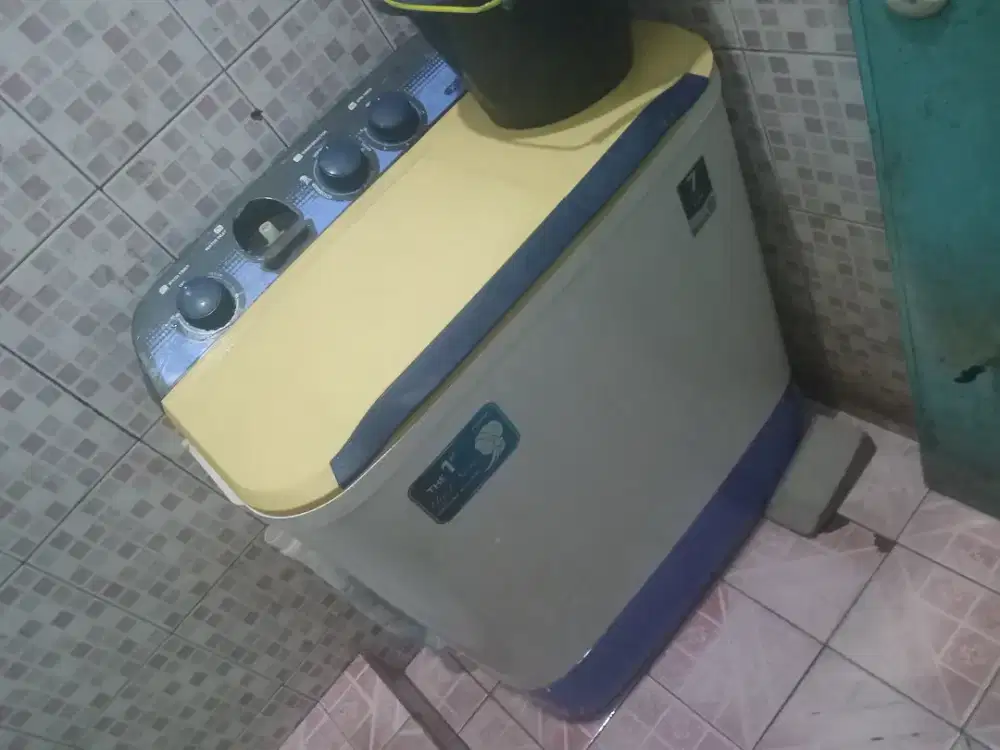 DIJUAL MESIN CUCI AQUA