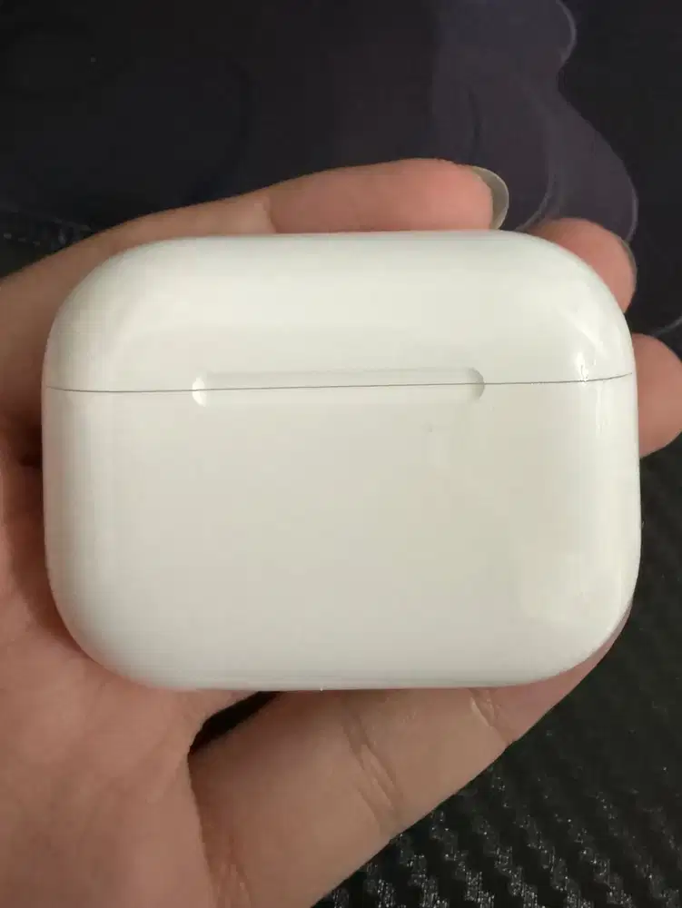 Apple AirPods Pro Gen 3 + Case