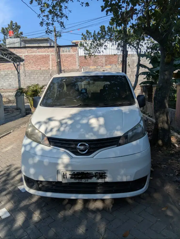 Evalia putih tangan pertama 2013