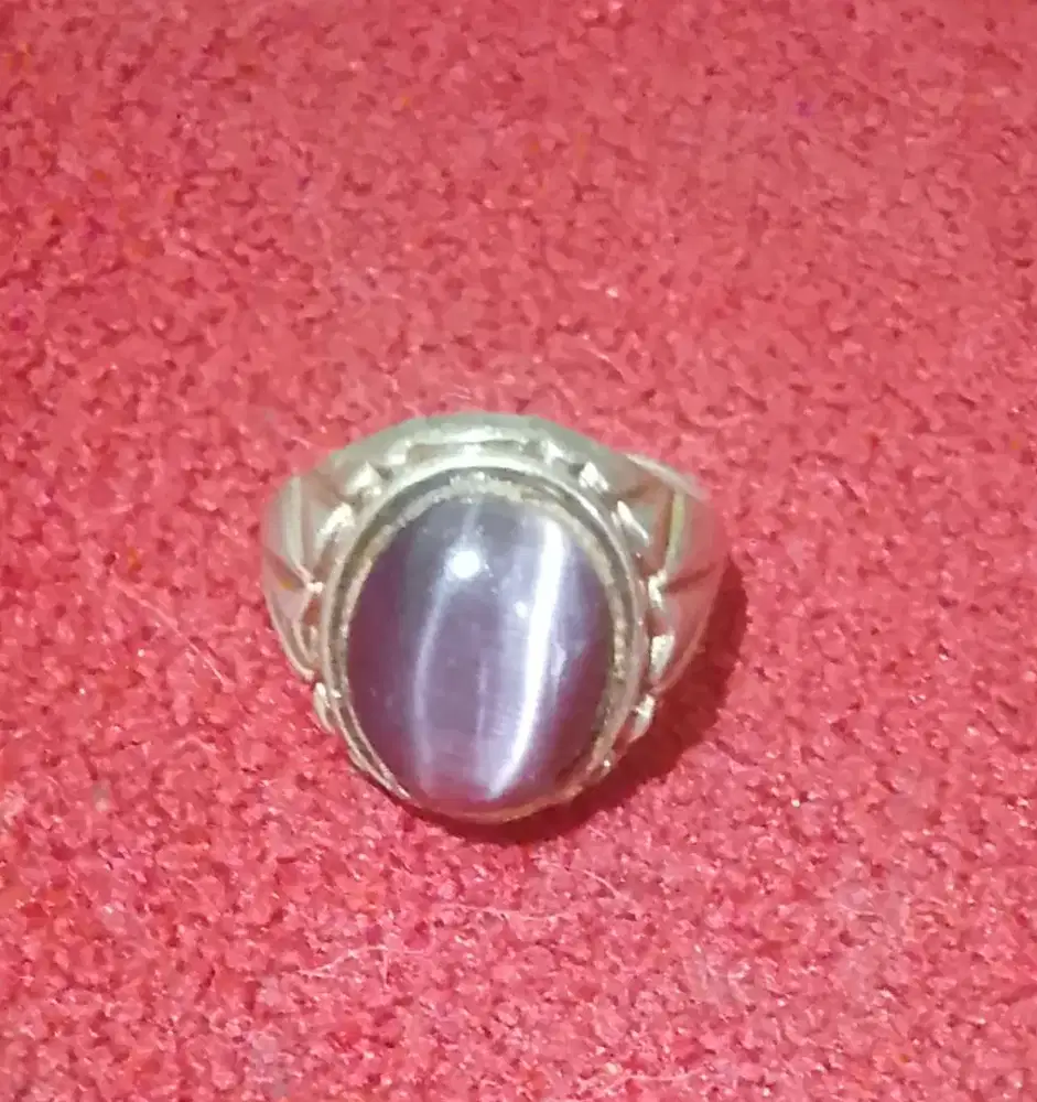 Cincin batu akik mata kucing