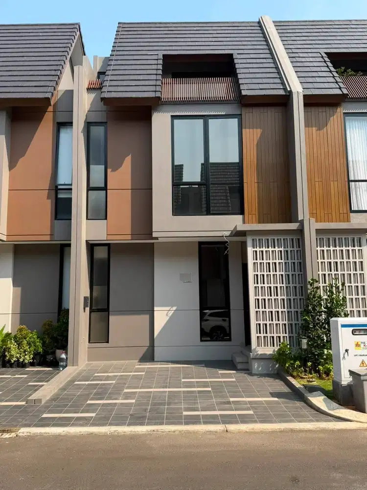 DI SEWA RUMAH BARU LAYAK HUNI - CROWN SUMMARECON GADING - VIOLA