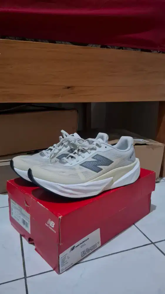 New Balance Rebel V5