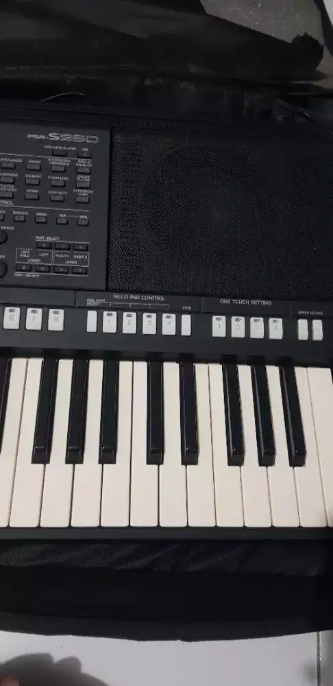 Keyboard YAMAHA PSR S950 istimewa