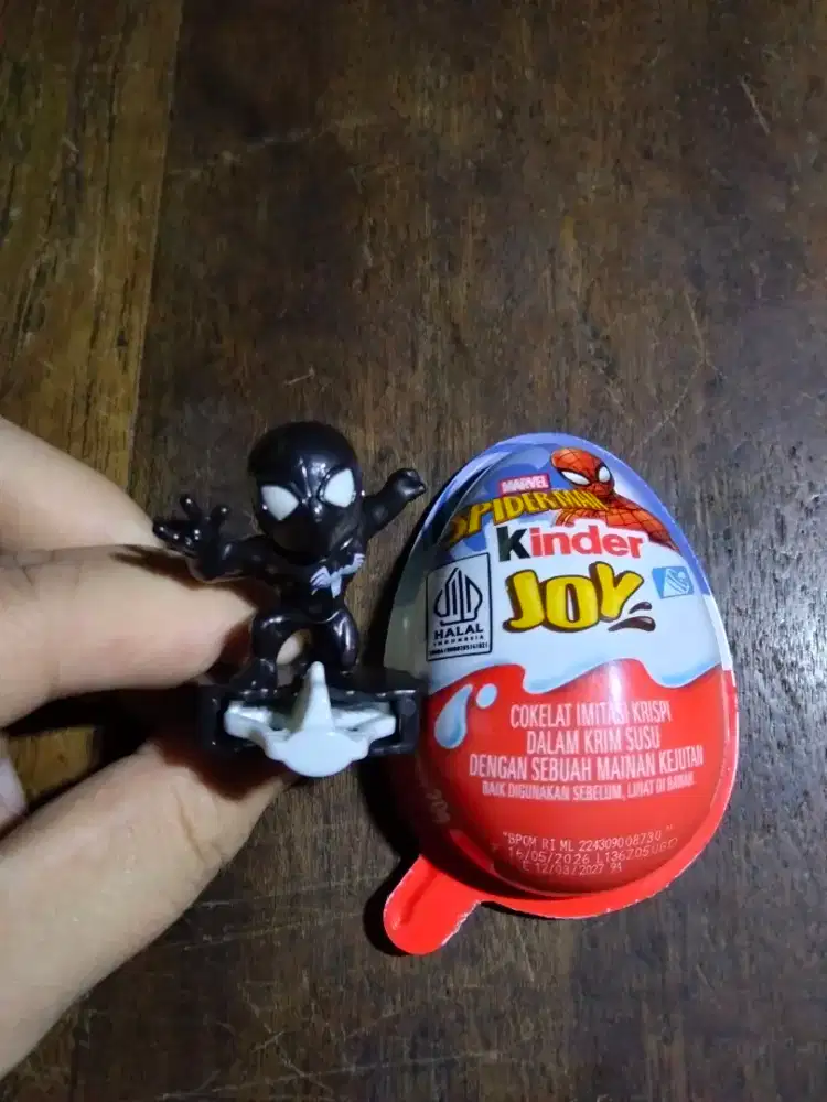 Kinder joy spiderman