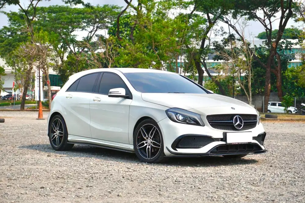 Mercedes-Benz A200 HB W176 Facelift AMG 2015 / 2016