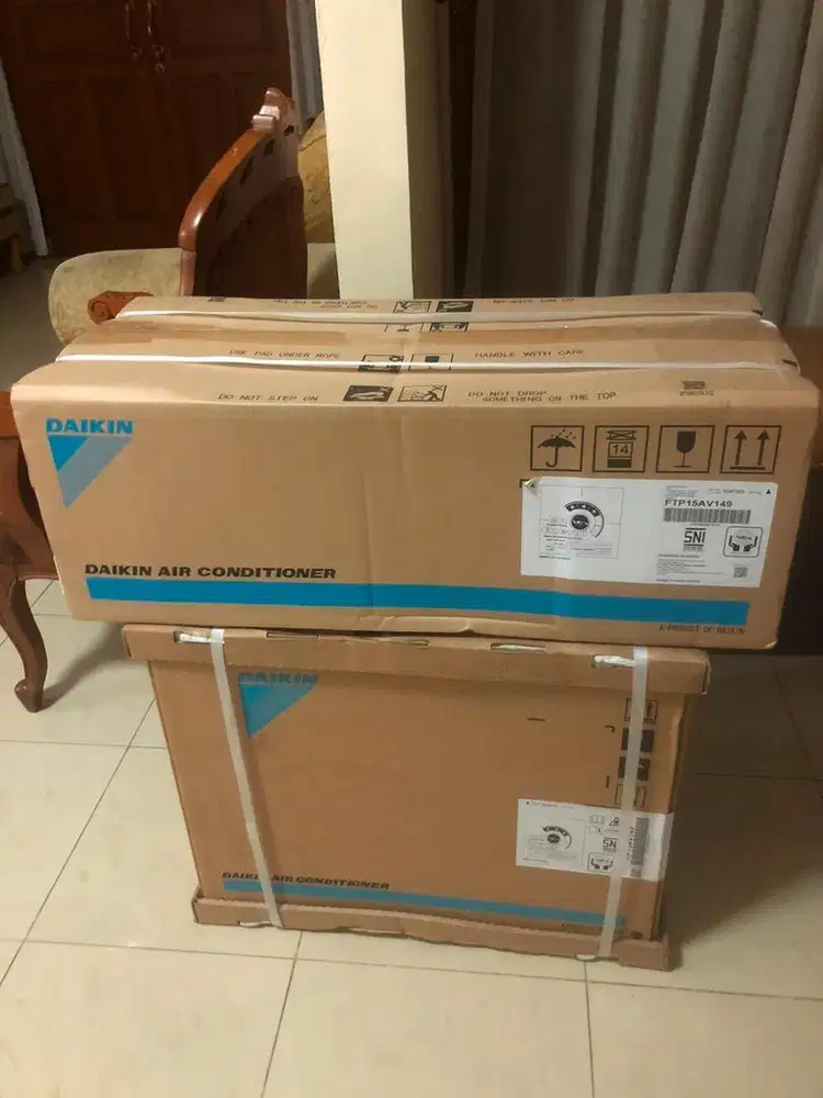 Ac Daikin standar Indonesia FTP15AV149 1/2 PK baru masih disegel