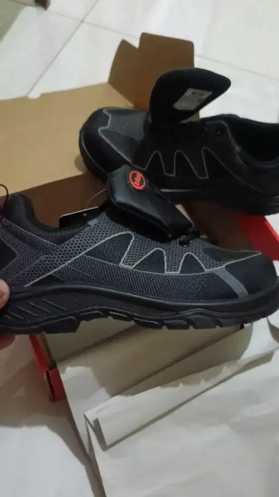 Dr osha size 42