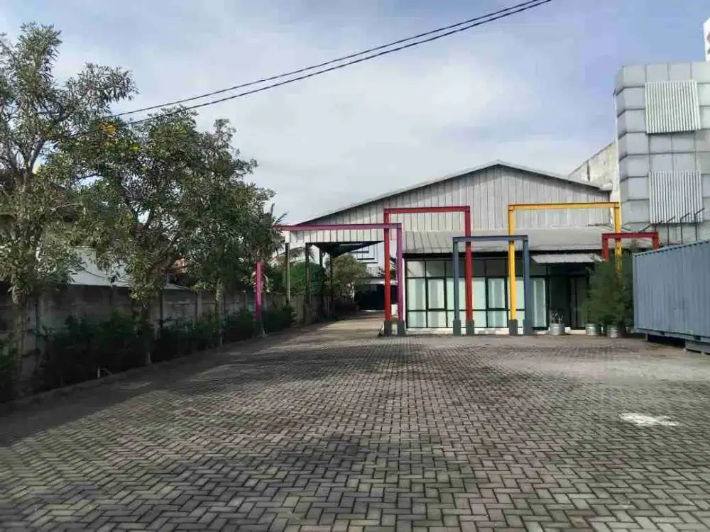 Dijual/Disewakan Gedung New Gress Jalan Raya Menganti, Gresik
