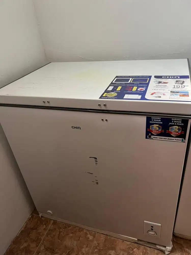 Freezer Chiq Chest 210liter