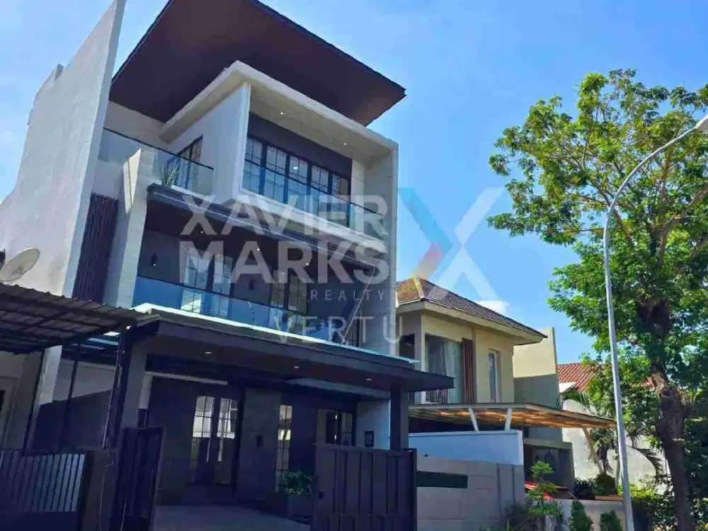 Dijual Rumah Mewah 3 Lantai + Rooftop di Citraland – LT 210m², LB 405m²