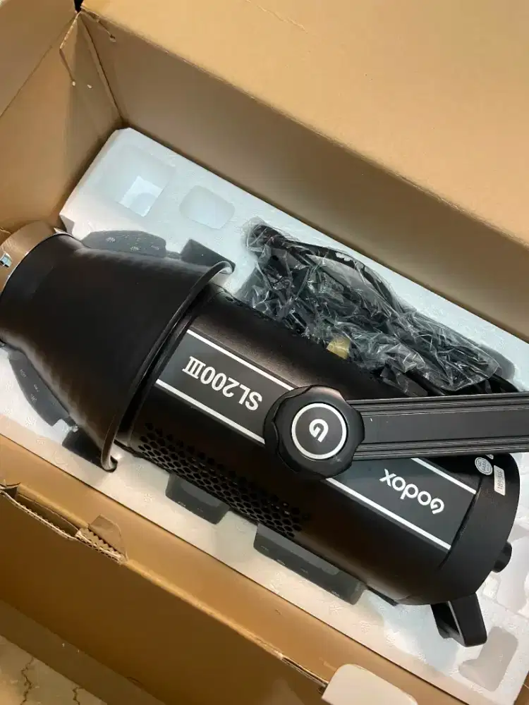 [SECOND] LIGHTING STUDIO GODOX SL200III + SB OCTA + STAND