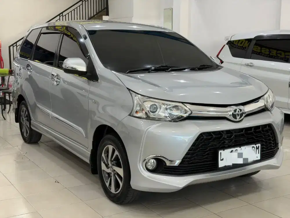 Toyota  Avanza Veloz 2015 Matic Silver Tangan Pertama
