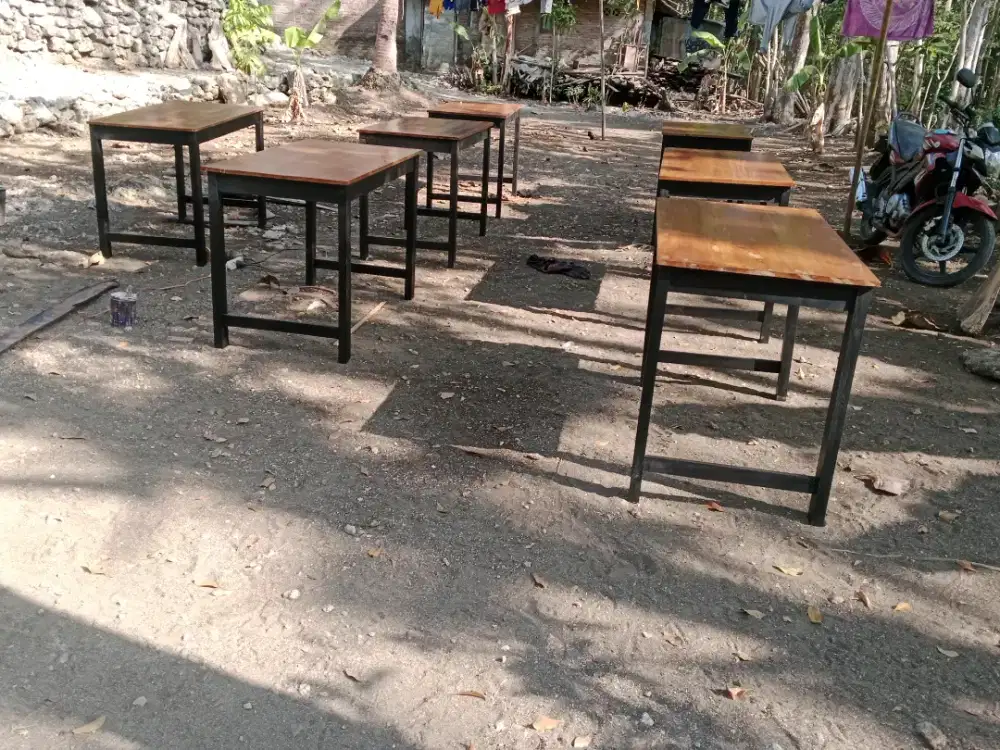 Set meja kursi warmindo
