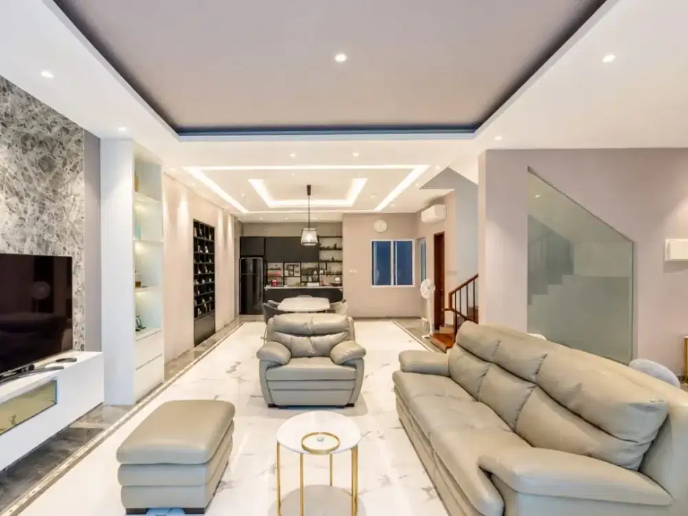 DIJUAL Rumah Crown Mansion Luas : 8x17 KT & KM 4 + 1 Fully Furnished 4.5 Lantai