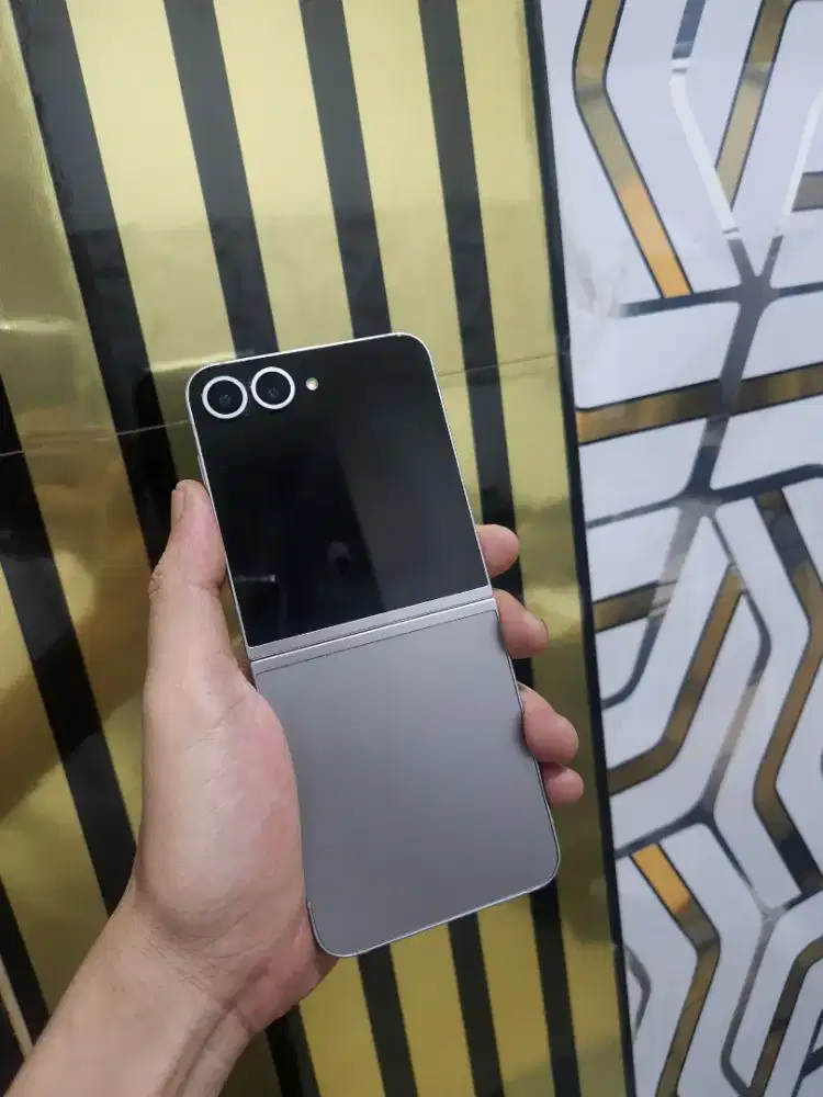 Samsung z flip 5 sein 8/512