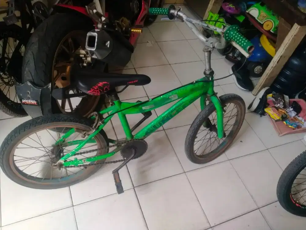 Sepeda bmx 16inch