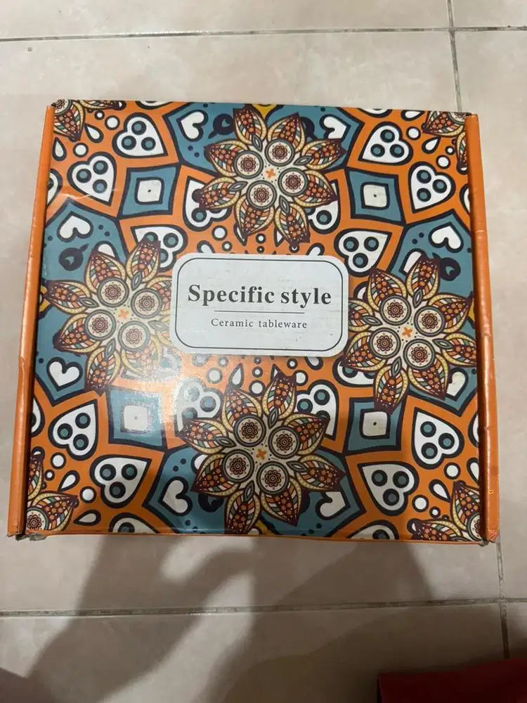 Specific Style Ceramic Tableware – Motif Floral Vintage