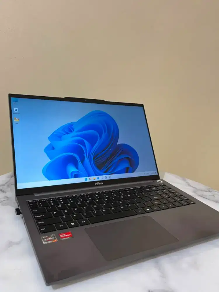 Laptop Infinix Xbook B15 Ryzen 7, 8+512gb