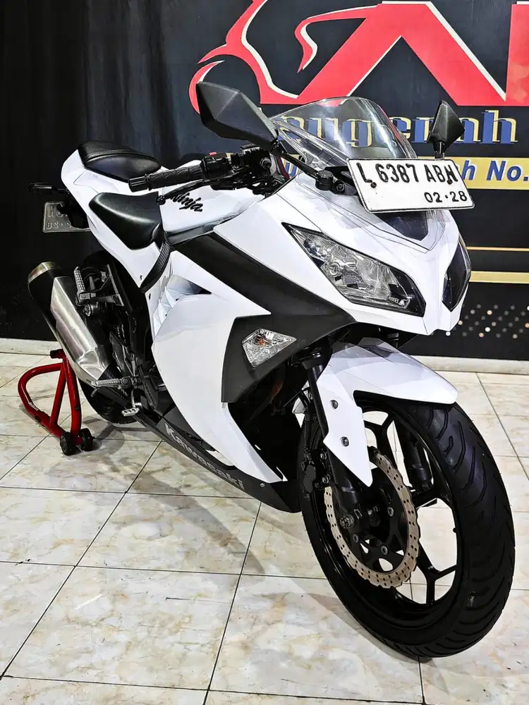 Ninja FI 250cc super mulus km.4rb putih metalik.Anugerah motor rungkut