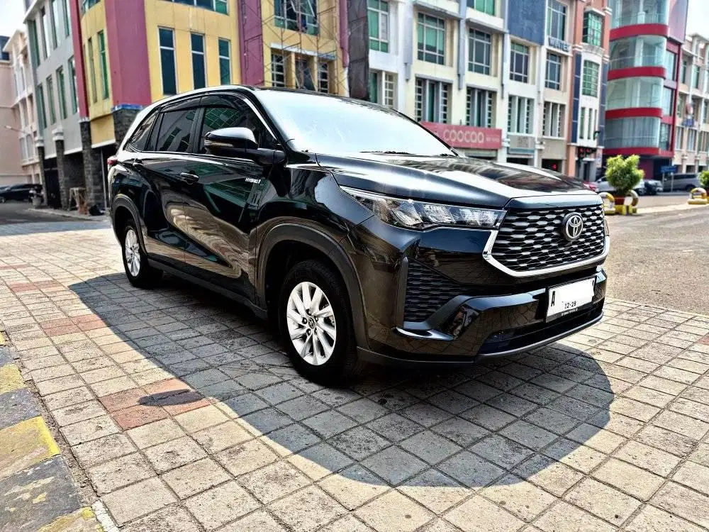 KM 17 Ribu Toyota Innova Zenix G Hybrid AT 2023