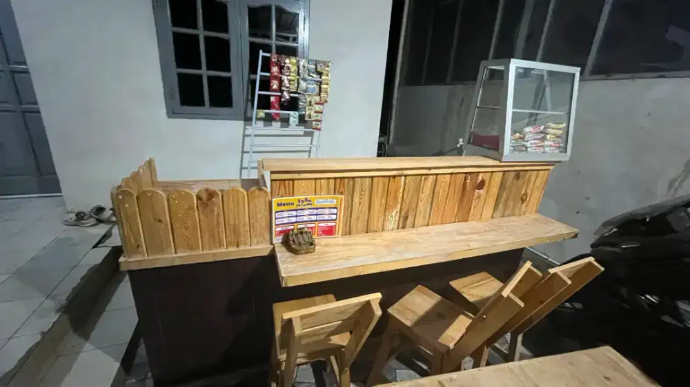 Meja bar satu set