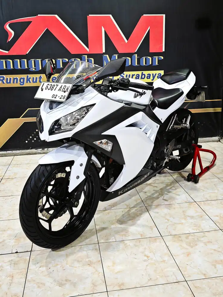 Ninja FI 250cc super mulus km.4rb putih metalik.Anugerah motor rungkut