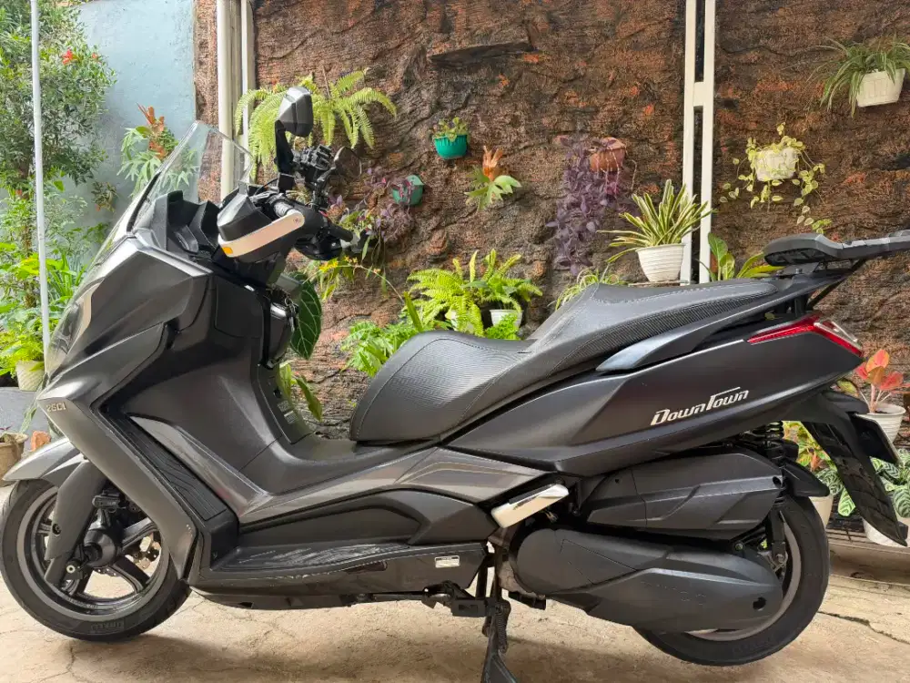 Kymco Downtown 250 2022 low km terawat istimewa