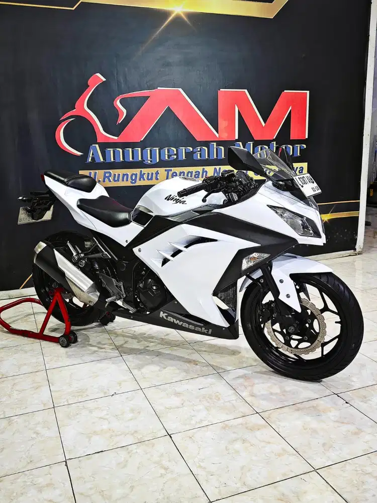 Ninja FI 250cc super mulus km.4rb putih metalik.Anugerah motor rungkut