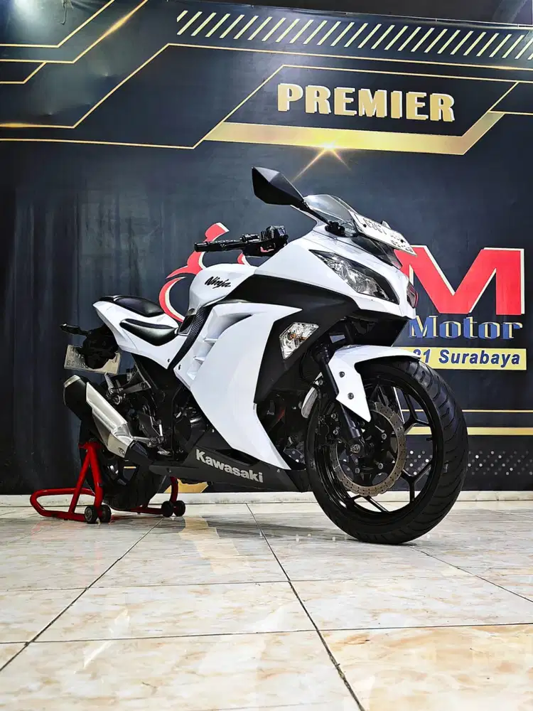 Ninja FI 250cc super mulus km.4rb putih metalik.Anugerah motor rungkut