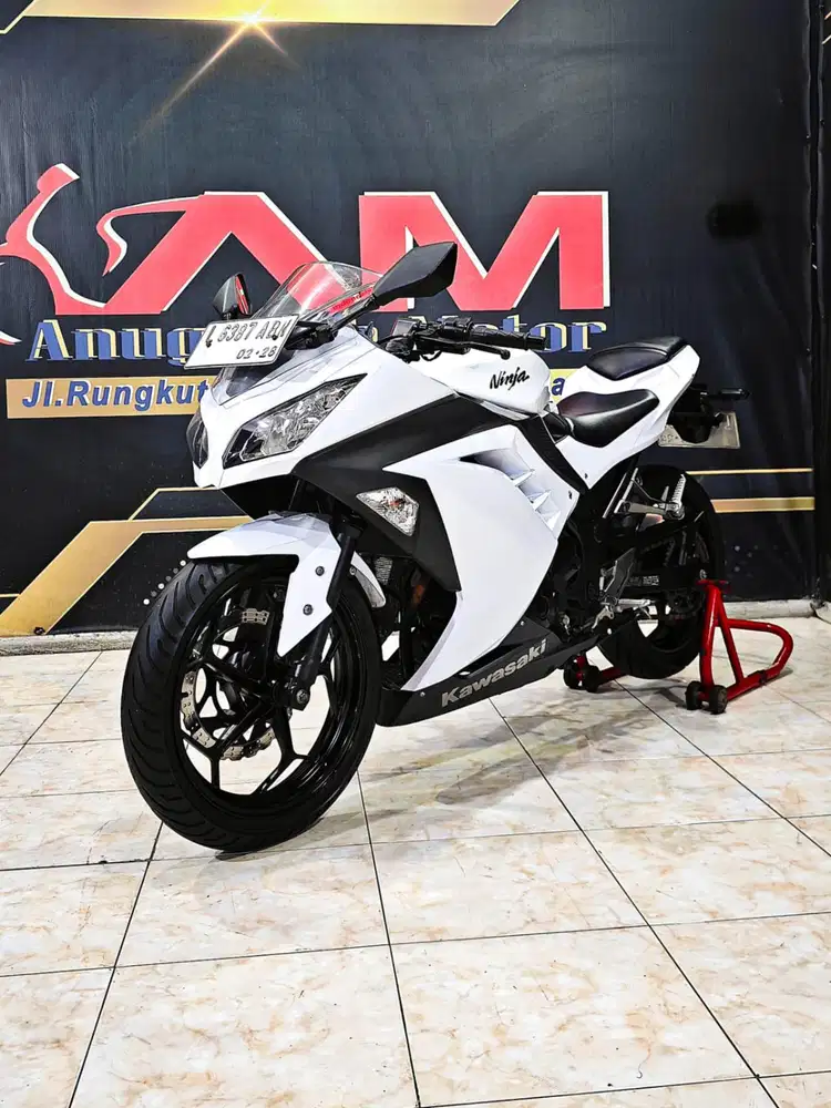 Ninja FI 250cc super mulus km.4rb putih metalik.Anugerah motor rungkut