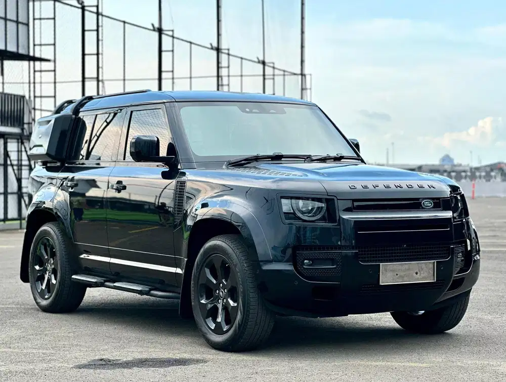 Land rover Defender P110 2.0 SE explorer edition TDP 500 juta