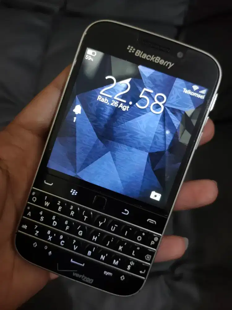 Blackberry Classic Q20 black all operator ex koleksi pribadi