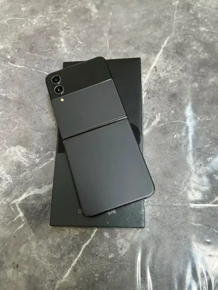 Samsung Z flip 4 5g 8/512 gb