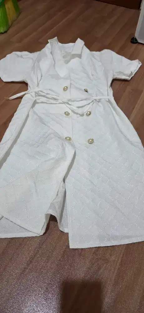 Dress Wanita Putih Panjang