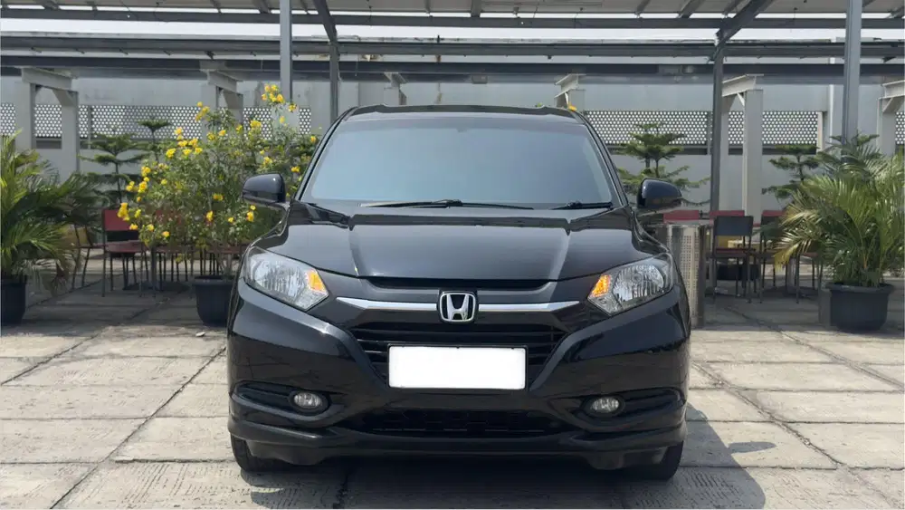 HRV E 1.5 CVT 2016/2017 Hitam