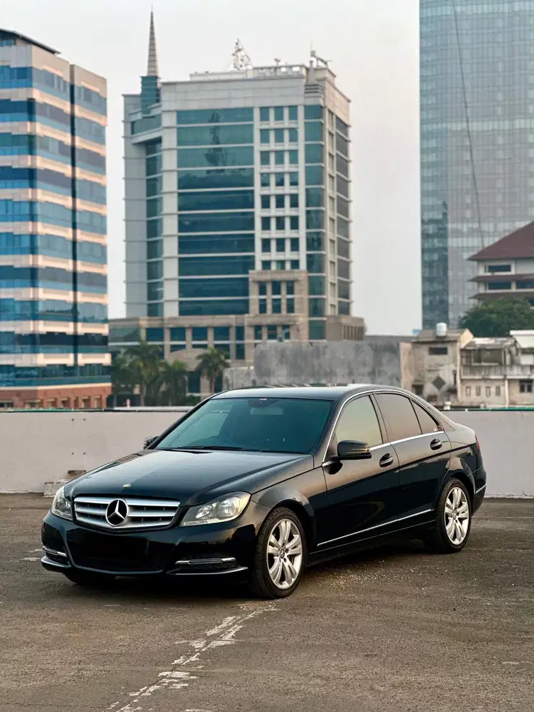 Mercedes benz C200 W204 2014 avantgarde low km