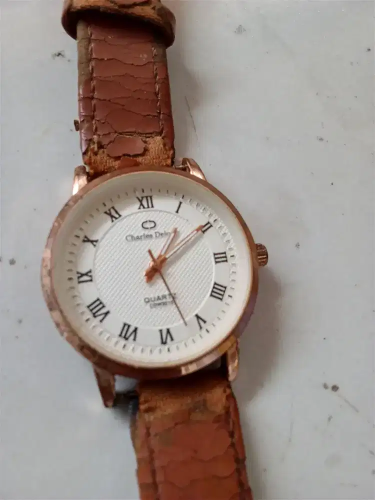 Jam tangan Charles Delon dari quart