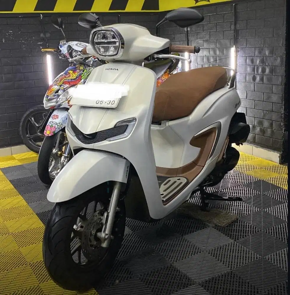 Honda Stylo 160 ABS Putih