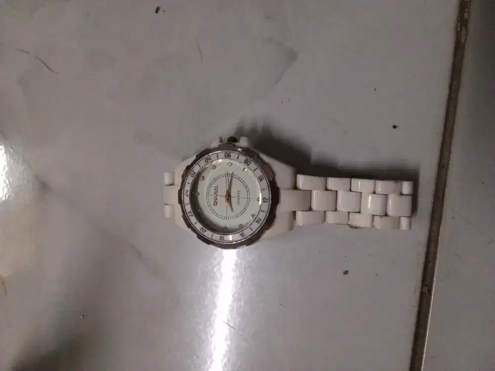 Jam tangan merk chanel