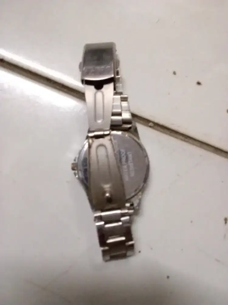 Jam tangan merk positif