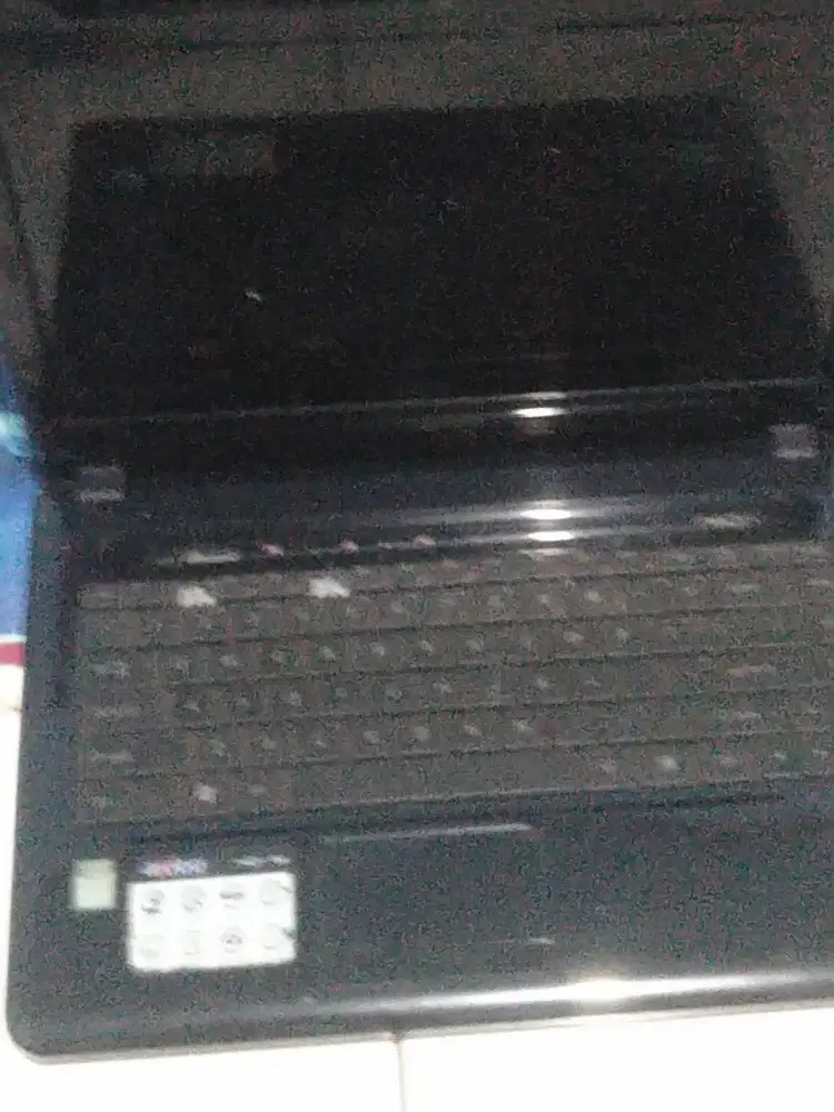 Axioo Neon HNM i7 gen 2 ram 4gb minus baterai agak drop, no hdd, no ch