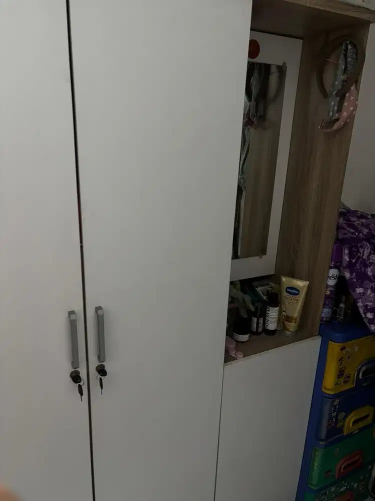 Lemari 3 pintu minus