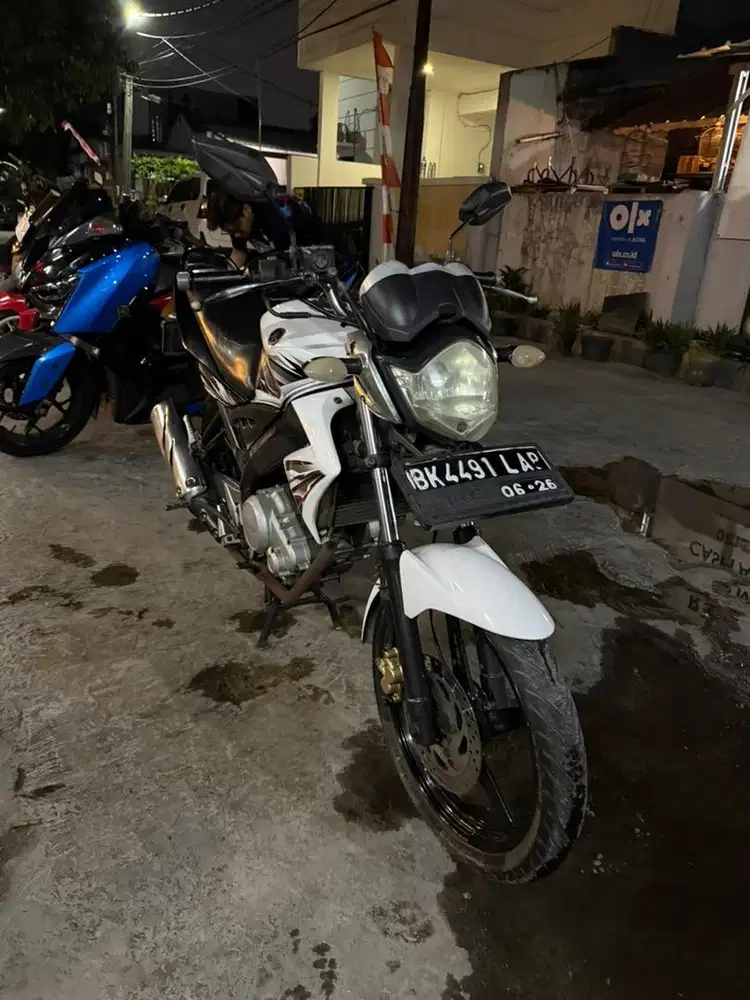 Yamaha Vixion Old 2012 Plat BK