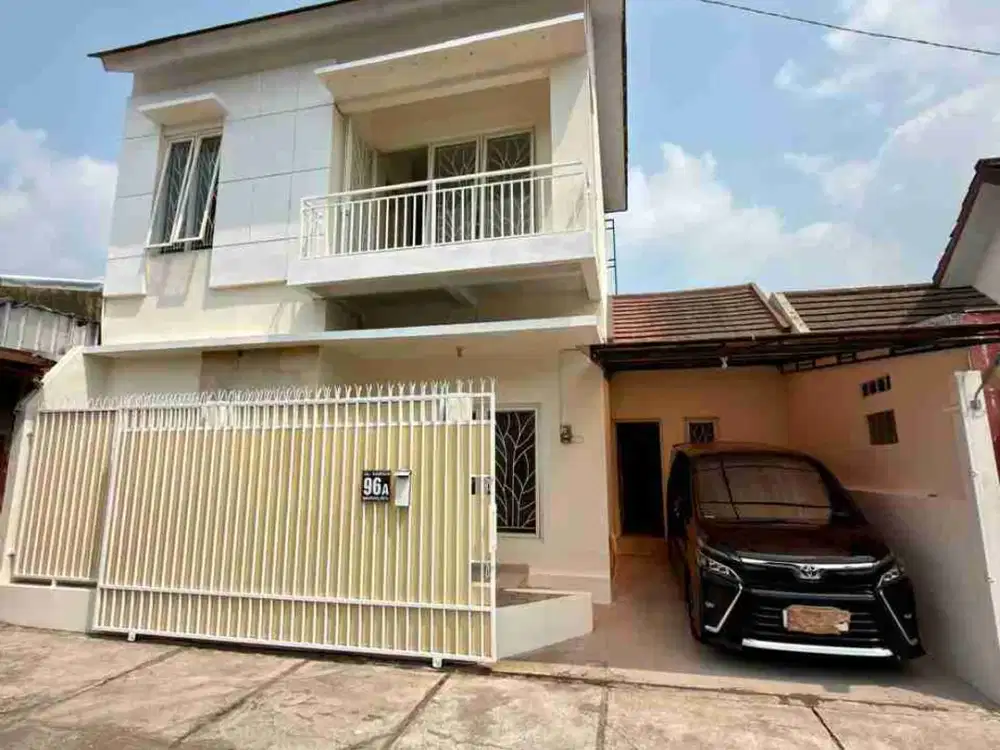 RUMAH BAGUS 2 LANTAI SANGAT TERAWAT DI BANGUNTAPAN DALAM RINGROAD DEKAT JEC DAN RS. HARJOLUKITO